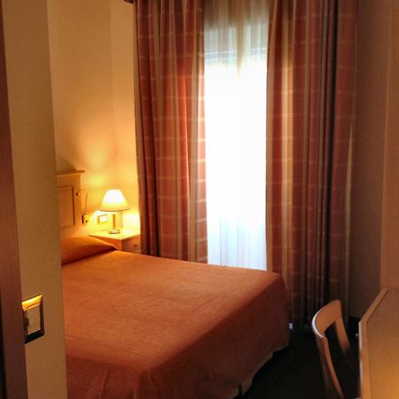 Hotel Byron Rimini Room photo